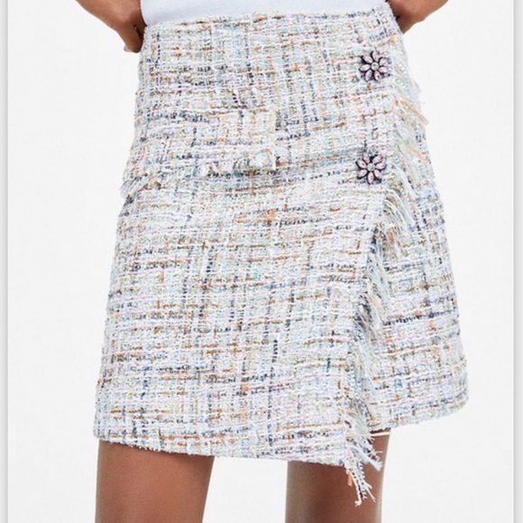 Zara Tweed Boucle Wrap Mini Skirt w Fringe and Rhinestone Jewel Flower Detail - Picture 2 of 11